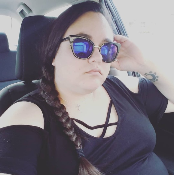 Meet your Posher, Tessa - Picture 7 of 7